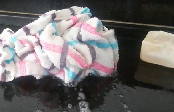 Как вернуть кухонным полотенцам белизну при помощи микроволновки? | 2