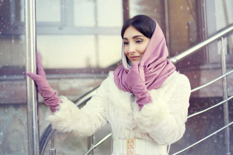 Как красиво повязать платок зимой — стильные образы в холодное время года! | 10
