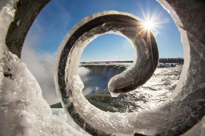 Замерзший Ниагарский водопад напоминает Нарнию — это просто волшебно! | 4