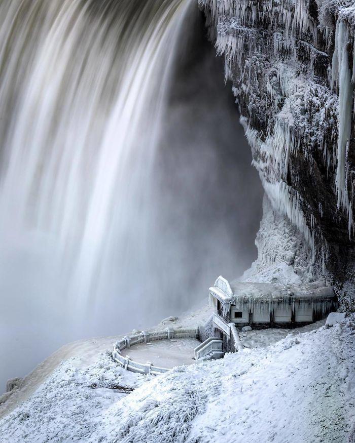 Замерзший Ниагарский водопад напоминает Нарнию — это просто волшебно! | 6