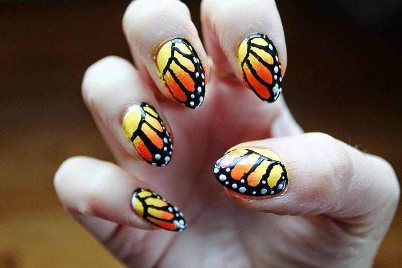 39 идей маникюра с бабочками — самые весенние идеи 21