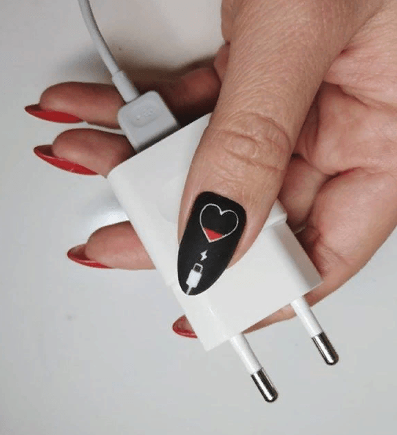 38 идей матового маникюра на миндалевидные ногти | 16